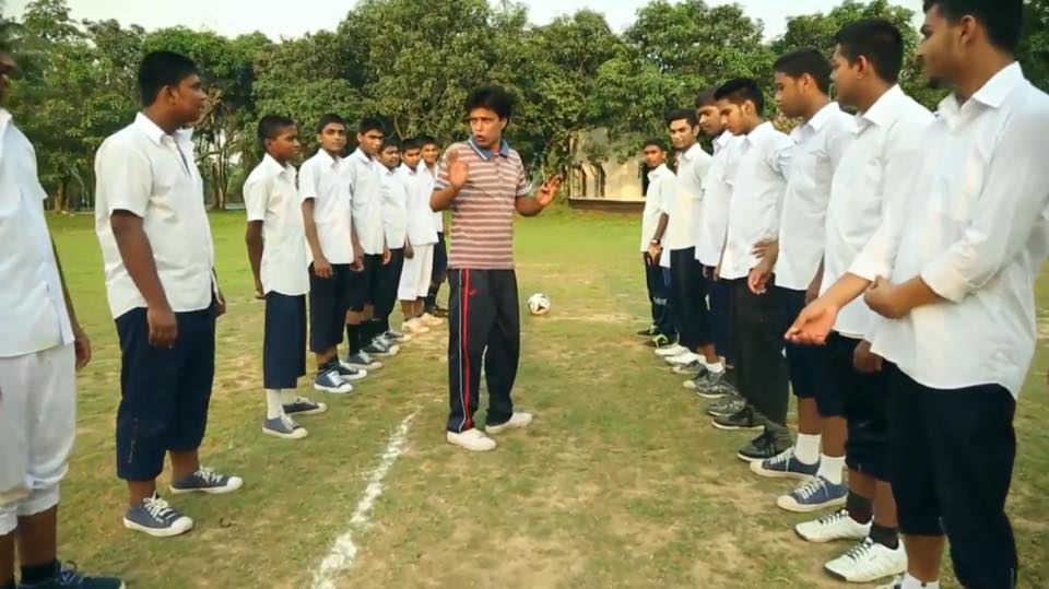 ফুটবল খেলার প্রস্তুতি 